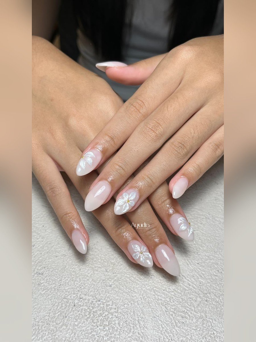 Pearl floral nail art